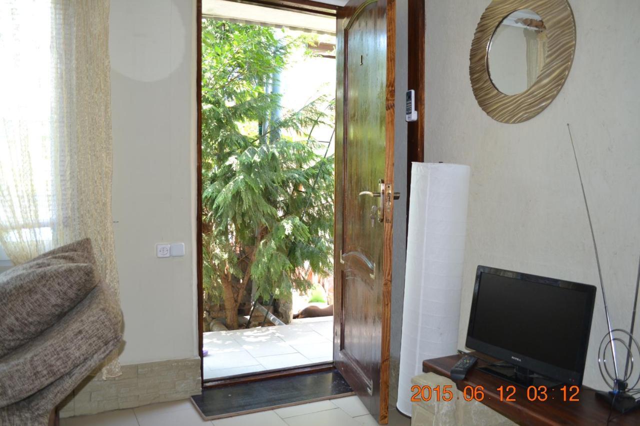 U Palycha Guest House Sukhumi Eksteriør bilde