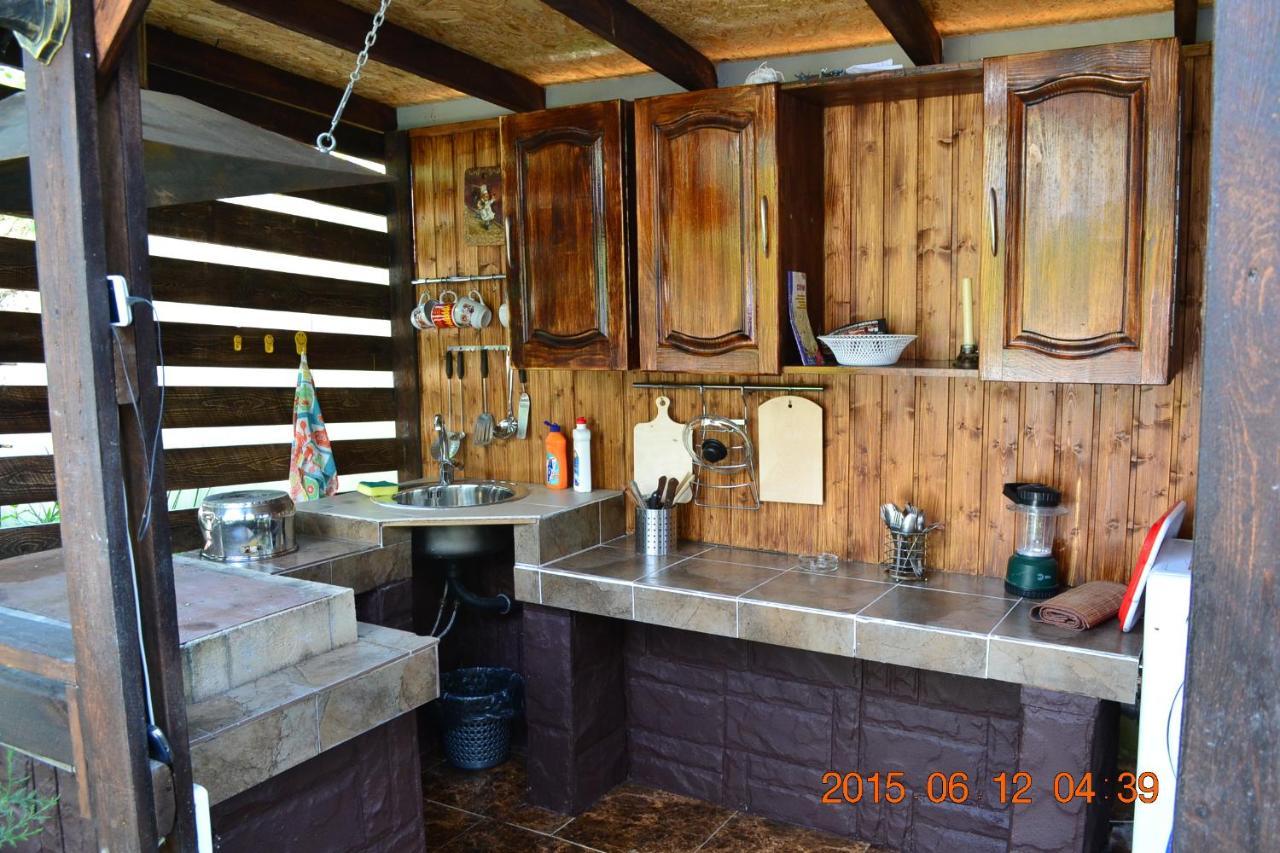 U Palycha Guest House Sukhumi Eksteriør bilde