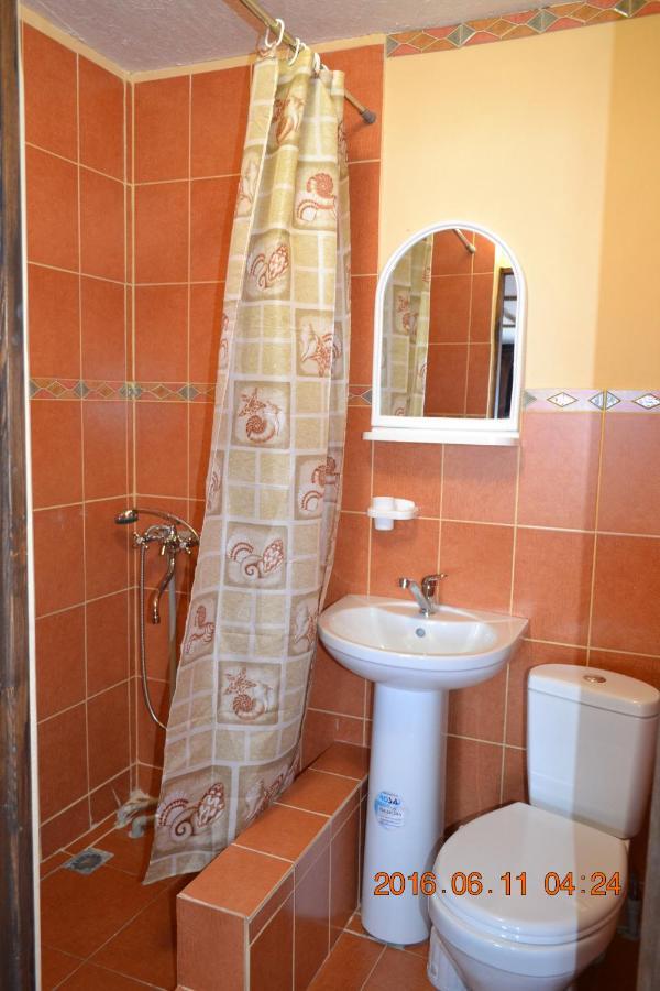 U Palycha Guest House Sukhumi Eksteriør bilde