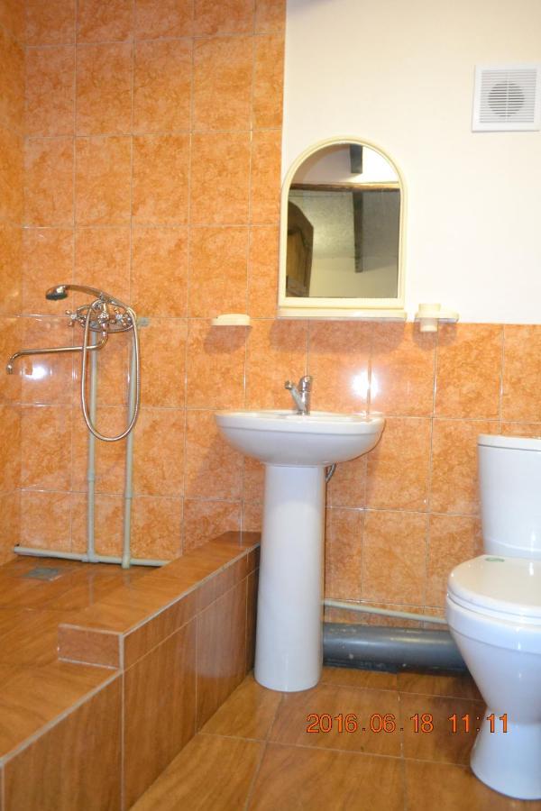 U Palycha Guest House Sukhumi Eksteriør bilde