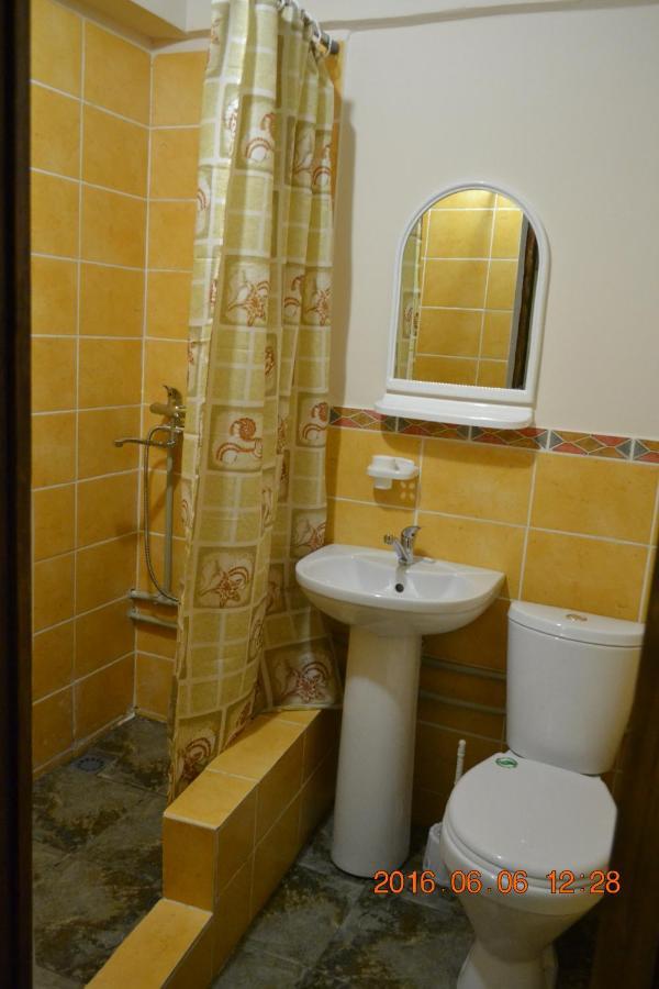 U Palycha Guest House Sukhumi Eksteriør bilde