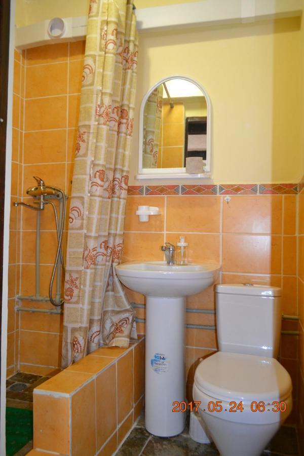 U Palycha Guest House Sukhumi Eksteriør bilde