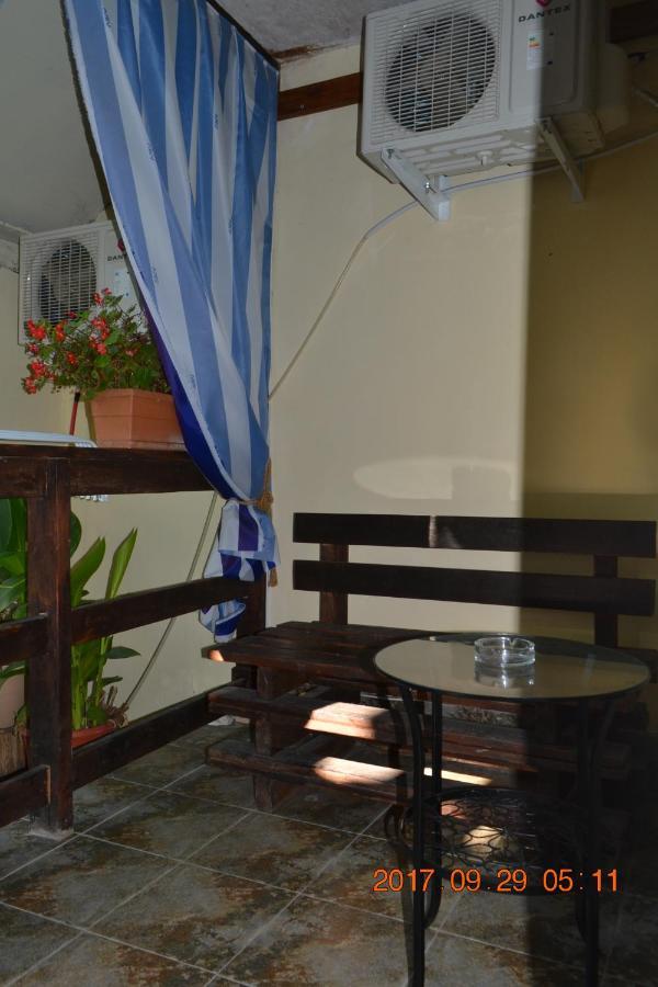 U Palycha Guest House Sukhumi Eksteriør bilde