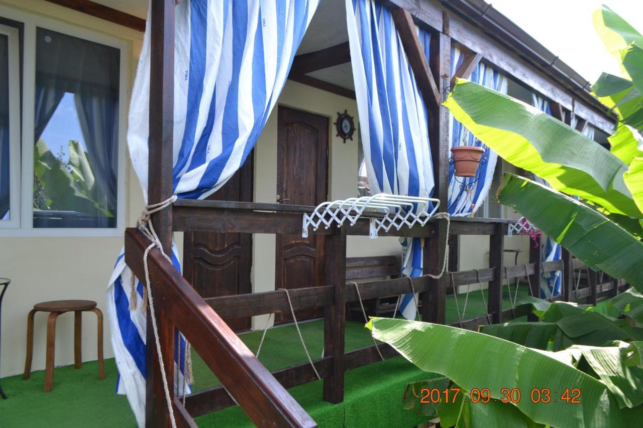 U Palycha Guest House Sukhumi Eksteriør bilde