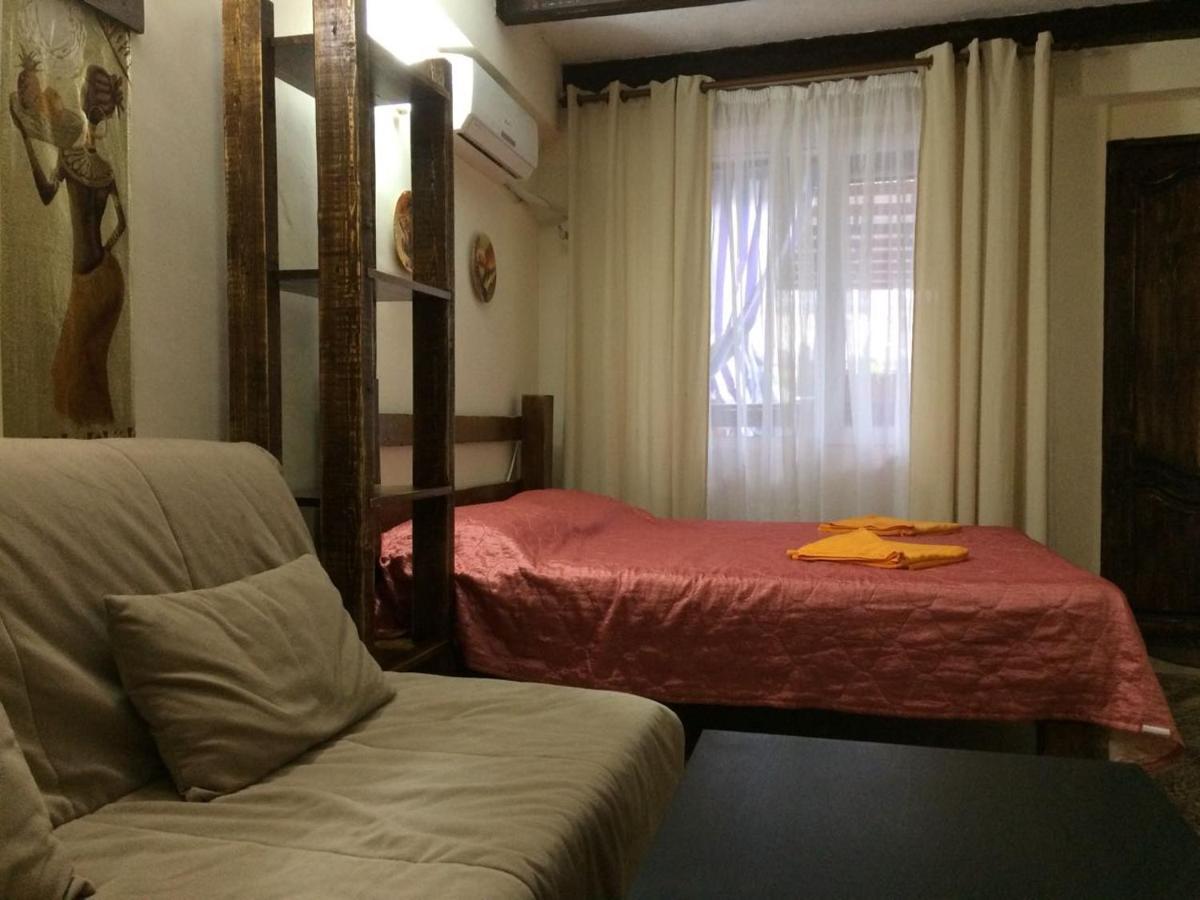 U Palycha Guest House Sukhumi Eksteriør bilde