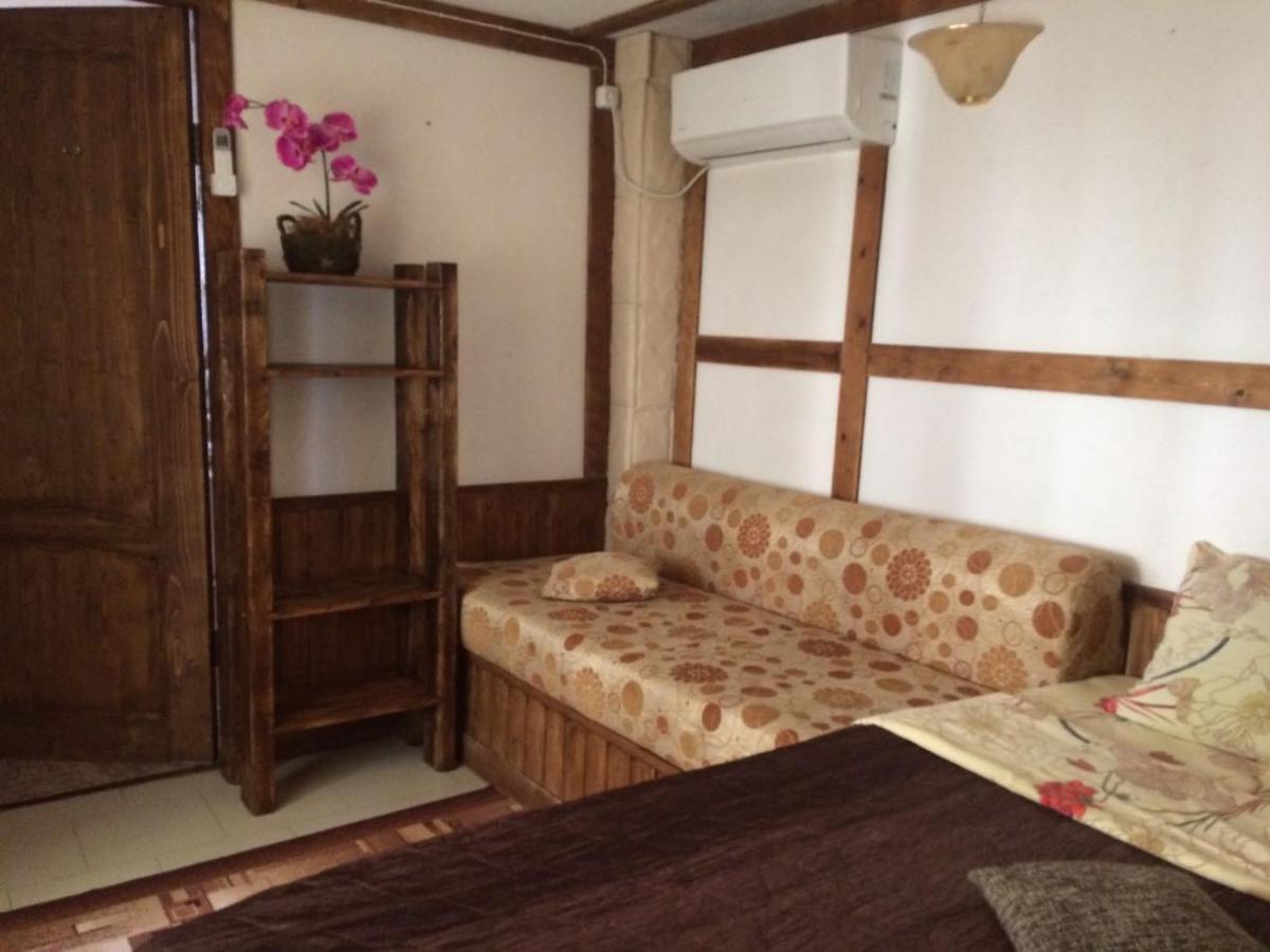 U Palycha Guest House Sukhumi Eksteriør bilde